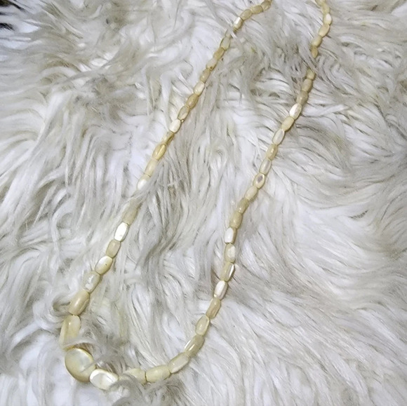 Vintage mother of pearl necklaces‎ - Picture 5 of 16